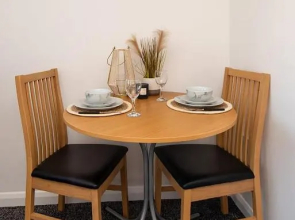 Quincy 2, Modern one bedroom apartment by Bpne Properties