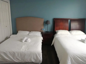 Gorgeous Mansion with Garden View by Elevate Rooms