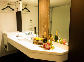 ONOMO Hotel Waterfront