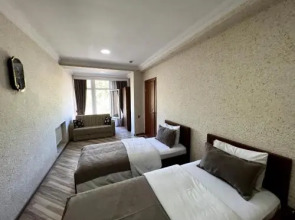 Karvan Hotel