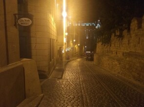 Отель City Walls