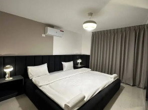 Stylish Luxe Apartment Fr 0005