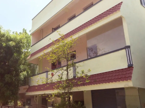 SPOT ON 44984 Hotel Palika