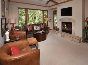 Arrowhead Village Condo - 104 Aspenwood Lodge