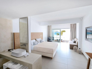 Manoulas Beach Mykonos Resort