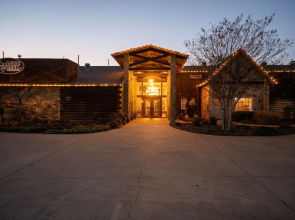 Lone Star Lodge and Marina