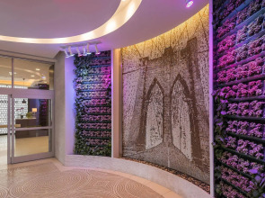 Holiday Inn Brooklyn Downtown by IHG