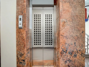 Collection O 39440 Alreef  Residency