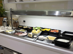 Отель Mercure Nice Centre Grimaldi