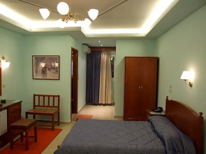 Hotel Avra