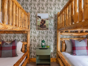 Bears Den Way Resort Cabin w Games Hot Tub View Mins From Dollywood