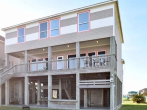 58 Steps To The Sea 6 Bedroom Home by RedAwning