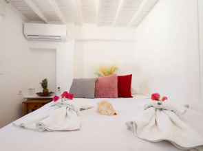 Alessios Mykonian Downtown Houses
