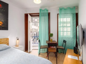 Renovated Feb22 Clerigos Cozy Balcony with self check in