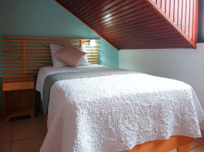 Trebol Amarillo Bed & Breakfast