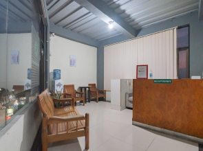 RedDoorz Syariah @ Cigadung Raya Street