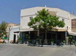 central square HOUSE kokalaki