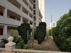 Ideal familias en urbanización de lujo a 600m de la playa Levante con Wifi, AC y Parking