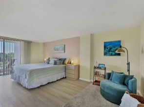Anchorage Resort 5th Floor 2 bedroom condo with Beach Access 2 Condo