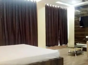 Hotel Crystal International