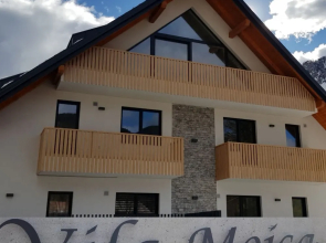House Mojca - Apartments Lena