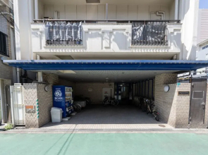 Namba West 5 connecting room