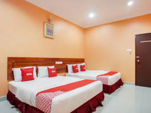 OYO 89470 My Town Hotel
