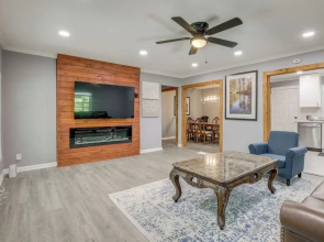 Modern Home w/ Yard Near ATL Attractions!