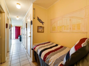 Cozy Beach View Getaway w/ Resort Amenities!