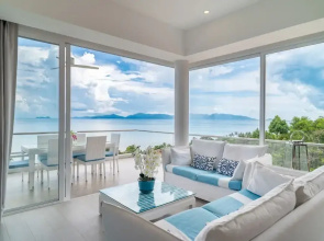 Top Floor 2 Bed Sea View Apartment KBR38