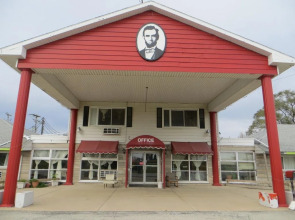 Lincoln Lodge Motel