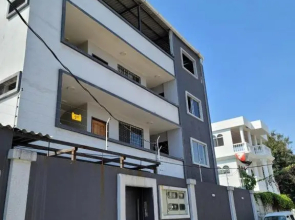 Comfy Apartment Front Airport