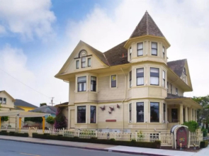 Pacific Grove Inn
