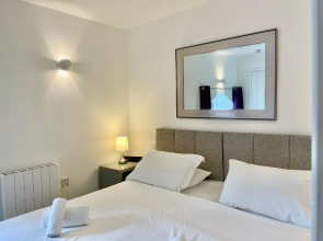 Strawberry Line, Flat 2