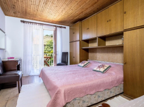 Stunning Home in Trsteno With Wifi and 2 Bedrooms