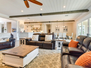 Spacious Queen Creek Home w/ Hot Tub & Pool!