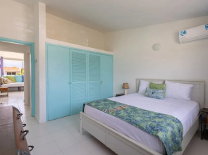 Light House Beach house with Ocean View