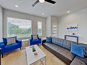 Lavish Eastside W/ Private Rooftop Deck 2 Bedroom Condo