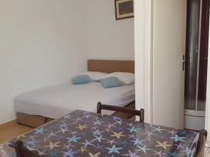 Studio apartment GIRO