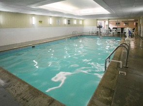 Comfort Suites Oakbrook Terrace near Oakbrook Center