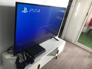 BEACH APARTMENT with BBQ, PS4, BIKES!