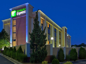 Holiday Inn Express Washington DC East - Andrews AFB by IHG