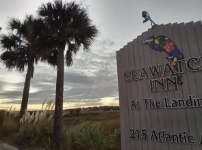 Seawatch Inn at the Landing