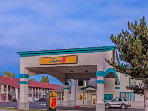 Super 8 Flagstaff I40 Ex 198 Lucky Lane