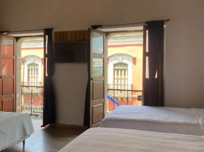 Placio de las Rosas Hotel