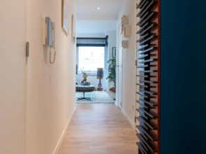 Modern luxury apartment with free parking space in the city center, close to the beach