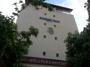 Mola Hotel