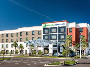 Holiday Inn Express & Suites Lakeland South by IHG
