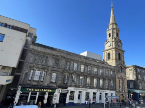 Central 1-bed Apartment in Inverness, Sleeps 4