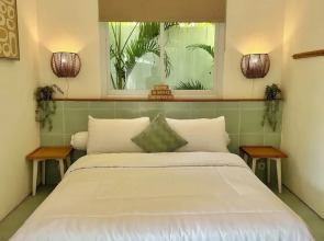 Tropical 1BR Private Pool Villa, 8 mins to beach In Uluwatu